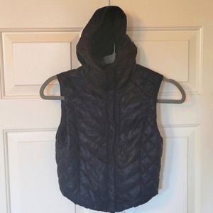 Lululemon cropped puffer vest